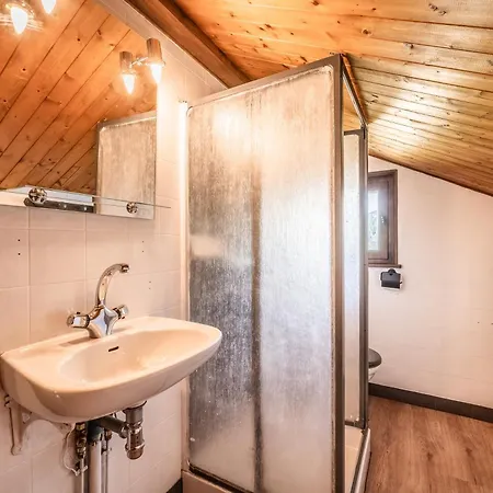 Demi-chalet Les Trolles 6-8 Pers Chalet Taninges